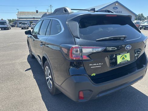 Used 2020 Subaru Outback Premium image 8