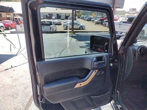 Used 2014 Jeep Wrangler Unlimited Sahara AWD/4WD image 12