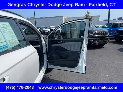 Used 2024 Volkswagen Taos S AWD/4WD image 18