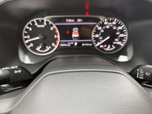 Used 2025 Nissan Rogue SV FWD image 29