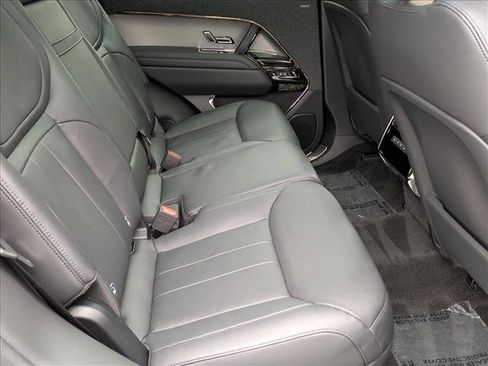 Used 2025 Land Rover Range Rover Sport SE image 21