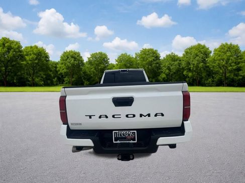 Used 2024 Toyota Tacoma TRD Sport image 11
