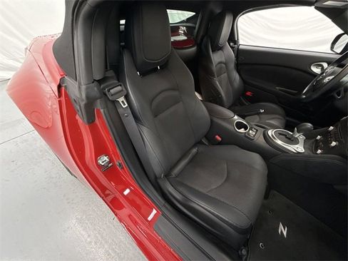 Used 2018 Nissan 370Z Touring image 24