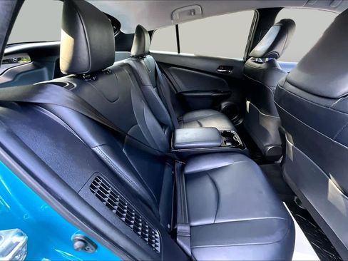 Certified 2017 Toyota Prius Prime Advanced FWD image 18