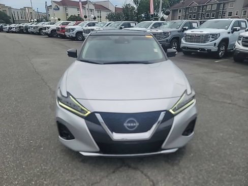 Used 2023 Nissan Maxima Platinum w/ Sport Mat Group FWD image 2