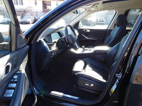 Used 2022 BMW X7 xDrive40i w/ Premium Package image 19