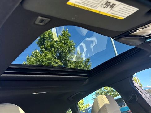 Used 2024 BMW i4 eDrive40 w/ Premium Package RWD image 27