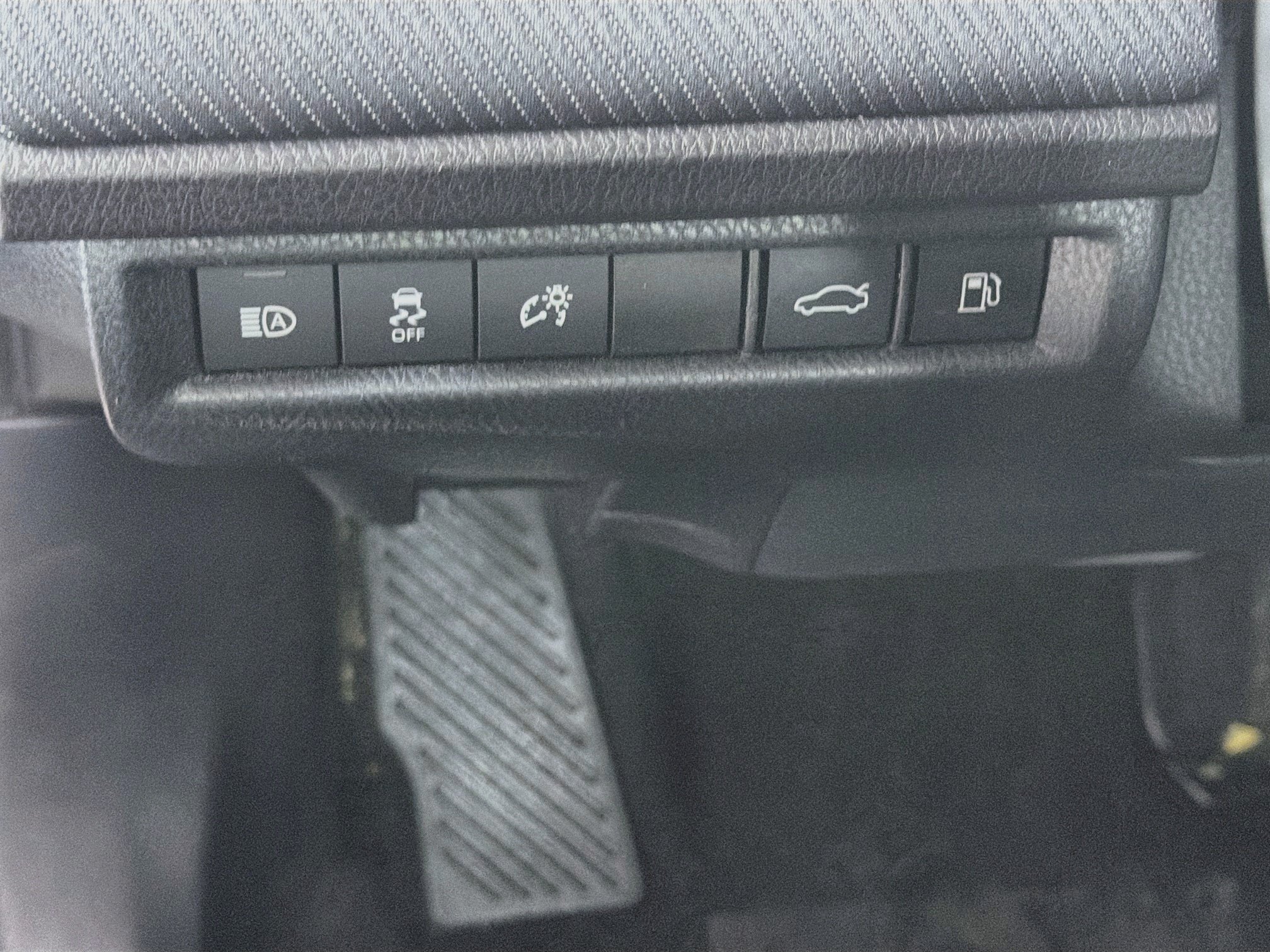 Used 2025 Toyota Camry SE FWD image 16