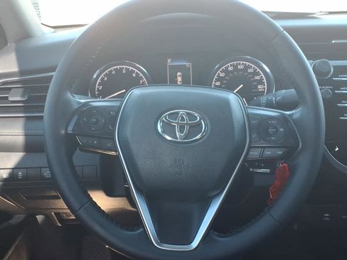 Used 2019 Toyota Camry SE image 16