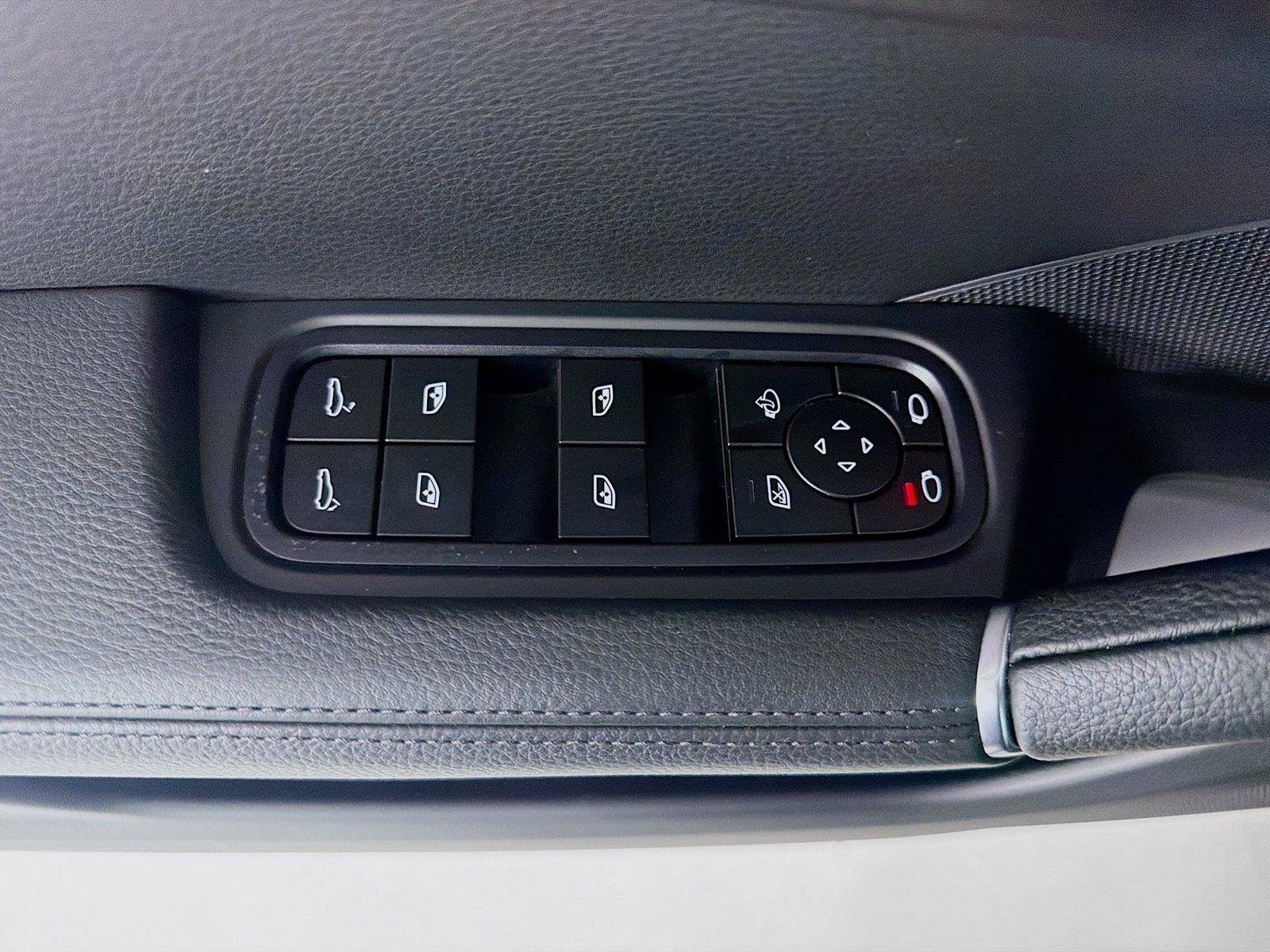 Used 2023 Porsche Cayenne Platinum Edition AWD/4WD image 8