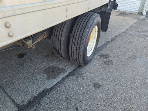 Used 2016 Ford E-450 and Econoline 450 Super Duty image 35