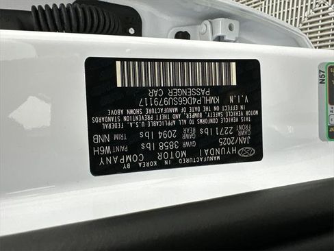 New 2025 Hyundai Elantra Limited image 33