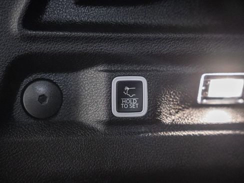 Used 2024 Jeep Grand Cherokee L Limited w/ Luxury Tech Group II image 11