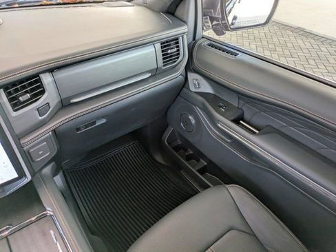 Certified 2023 Ford Expedition Platinum image 16