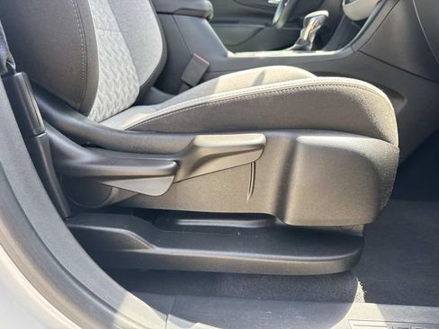 Used 2023 Chevrolet Equinox LS w/ LPO, Floor Liner Package FWD image 19