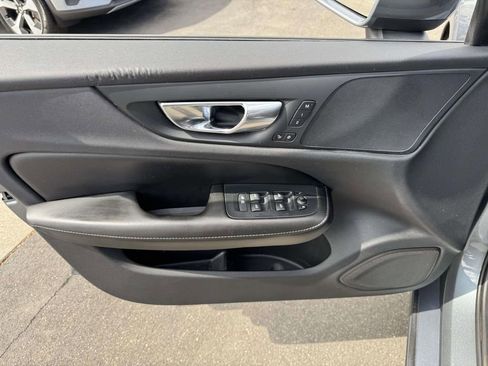 Used 2020 Volvo S60 T6 Momentum AWD/4WD image 17