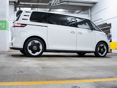 New 2025 Volkswagen ID. Buzz Pro S image 7