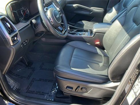 Used 2023 Kia Sorento EX w/ Panoramic Sunroof Package image 13
