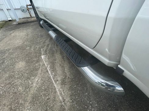 Used 2019 GMC Sierra 1500 SLE w/ SLE Value Package AWD/4WD image 10
