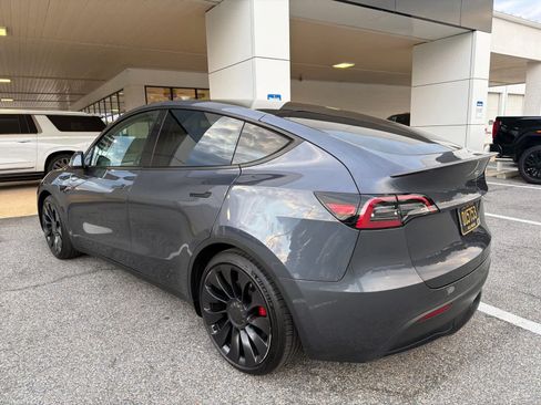 Used 2022 Tesla Model Y Performance AWD/4WD image 6