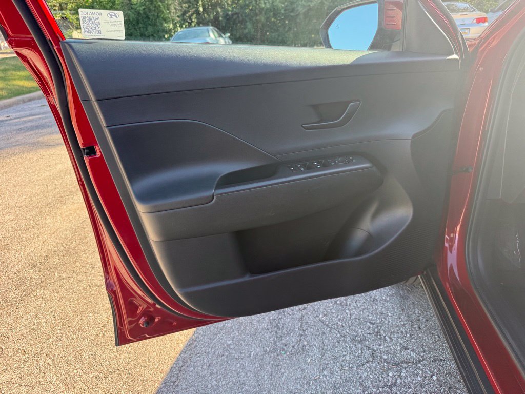 Used 2025 Hyundai Kona SEL AWD/4WD image 13