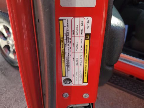 Used 2016 Jeep Wrangler Sahara w/ Connectivity Group image 30