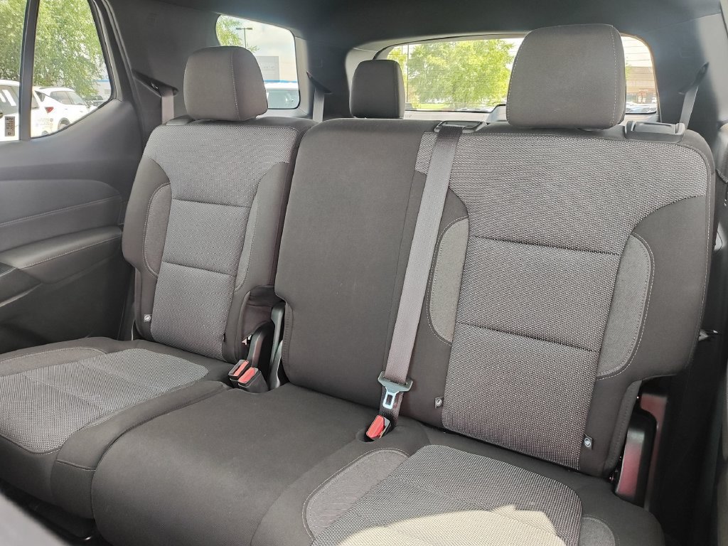 Used 2023 Chevrolet Traverse LT FWD image 23