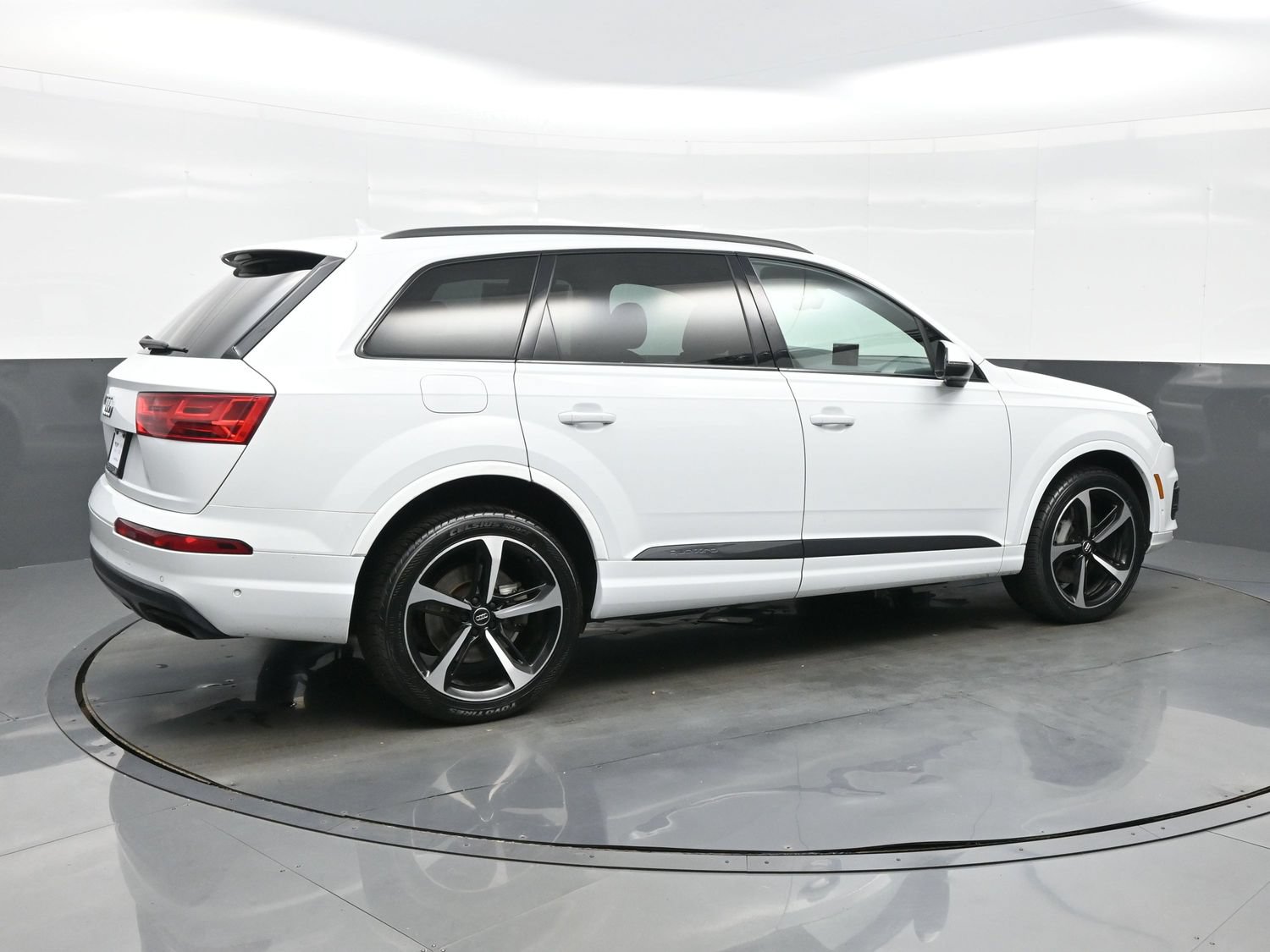 Used 2019 Audi Q7 3.0T Prestige AWD/4WD image 6