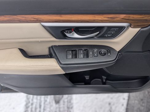 Used 2017 Honda CR-V Touring image 29