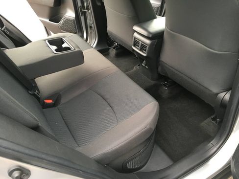 Used 2021 Toyota RAV4 LE AWD/4WD image 27