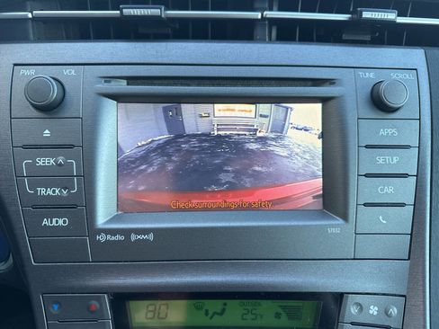 Used 2015 Toyota Prius Three image 36