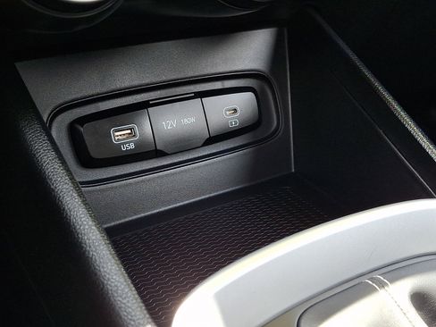 Used 2023 Hyundai Venue SEL FWD image 30
