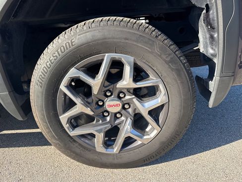 Used 2024 GMC Sierra 1500 Elevation image 15