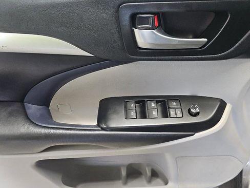 Used 2019 Toyota Highlander XLE image 9