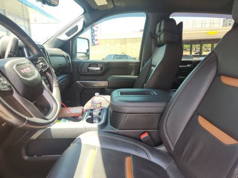 Used 2022 GMC Sierra 2500 AT4 w/ AT4 Premium Plus Package AWD/4WD image 10