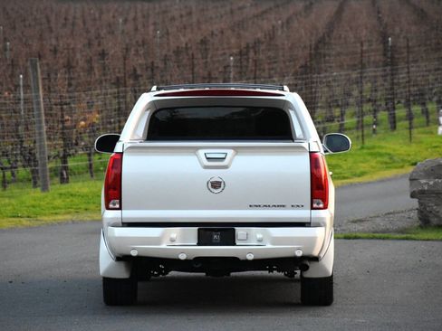 Used 2007 Cadillac Escalade EXT w/ Climate Package image 14