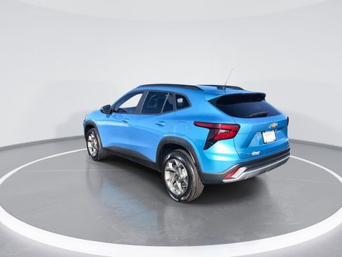 Used 2025 Chevrolet Trax LT image 6