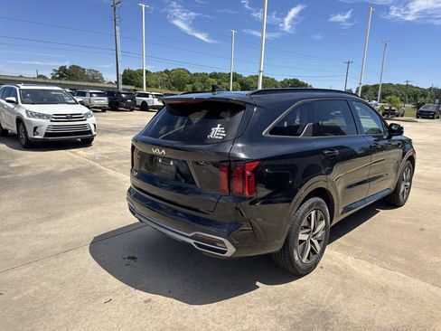 Certified 2023 Kia Sorento EX w/ Panoramic Sunroof Package FWD image 17