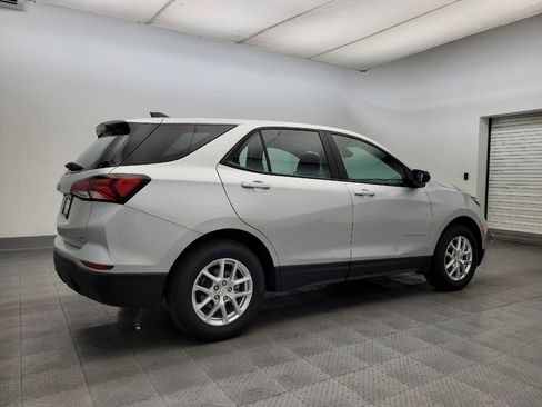 Used 2022 Chevrolet Equinox LS image 10