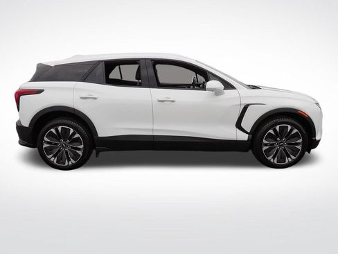 Certified 2025 Chevrolet Blazer EV LT w/ Super Cruise Package AWD/4WD image 8