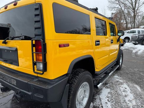 Used 2003 HUMMER H2 w/ Preferred Equipment Group image 11