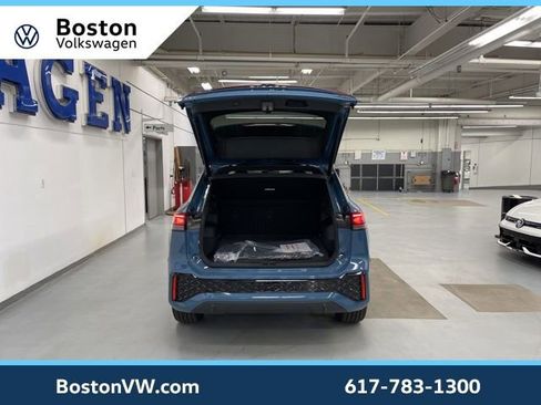 New 2026 Volkswagen Tiguan SEL R-Line AWD/4WD image 9