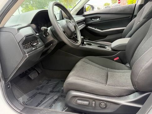 Certified 2025 Honda Accord SE image 11