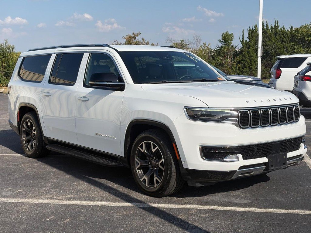 Used 2024 Jeep Wagoneer L Series III w/ Flexible Seating Group AWD/4WD image 3