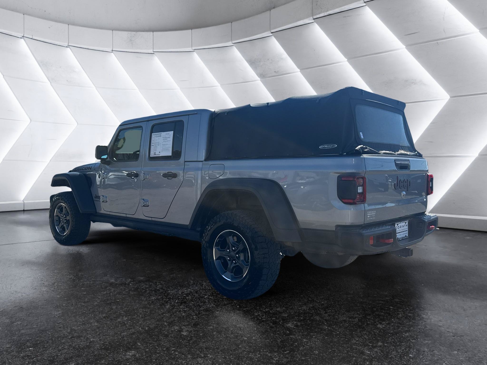 Used 2020 Jeep Gladiator Rubicon AWD/4WD image 5