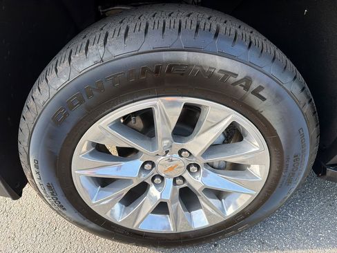 Used 2025 Chevrolet Tahoe Premier RWD image 11