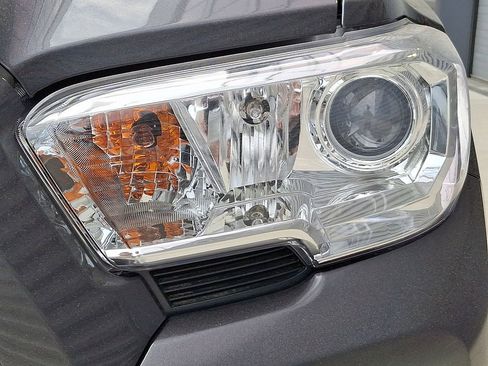 Used 2023 Toyota Tacoma SR AWD/4WD image 13