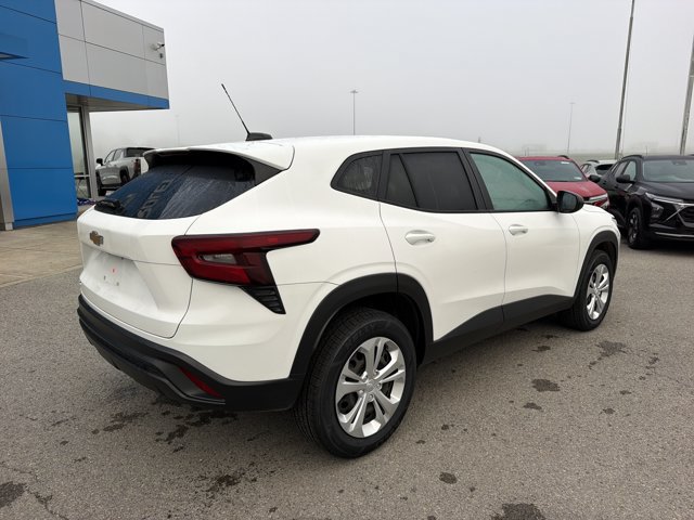 Used 2024 Chevrolet Trax LS FWD image 4