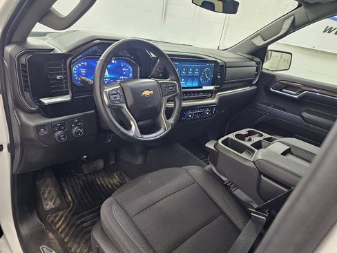 Used 2023 Chevrolet Silverado 1500 LT AWD/4WD image 5