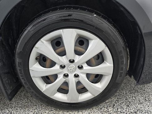 Used 2022 Toyota Corolla LE FWD image 32